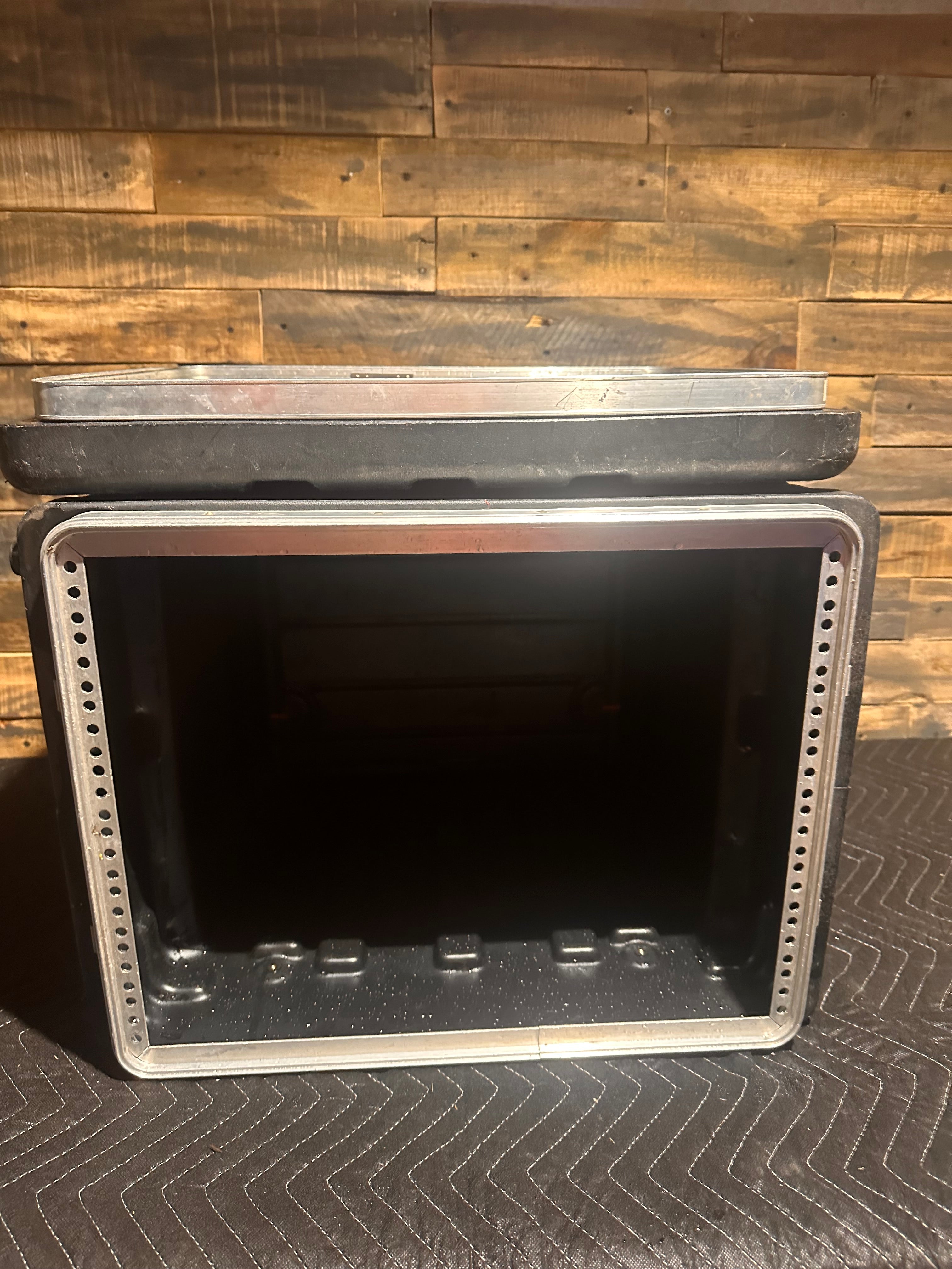 SKB 8U Shock Rack Case – Used