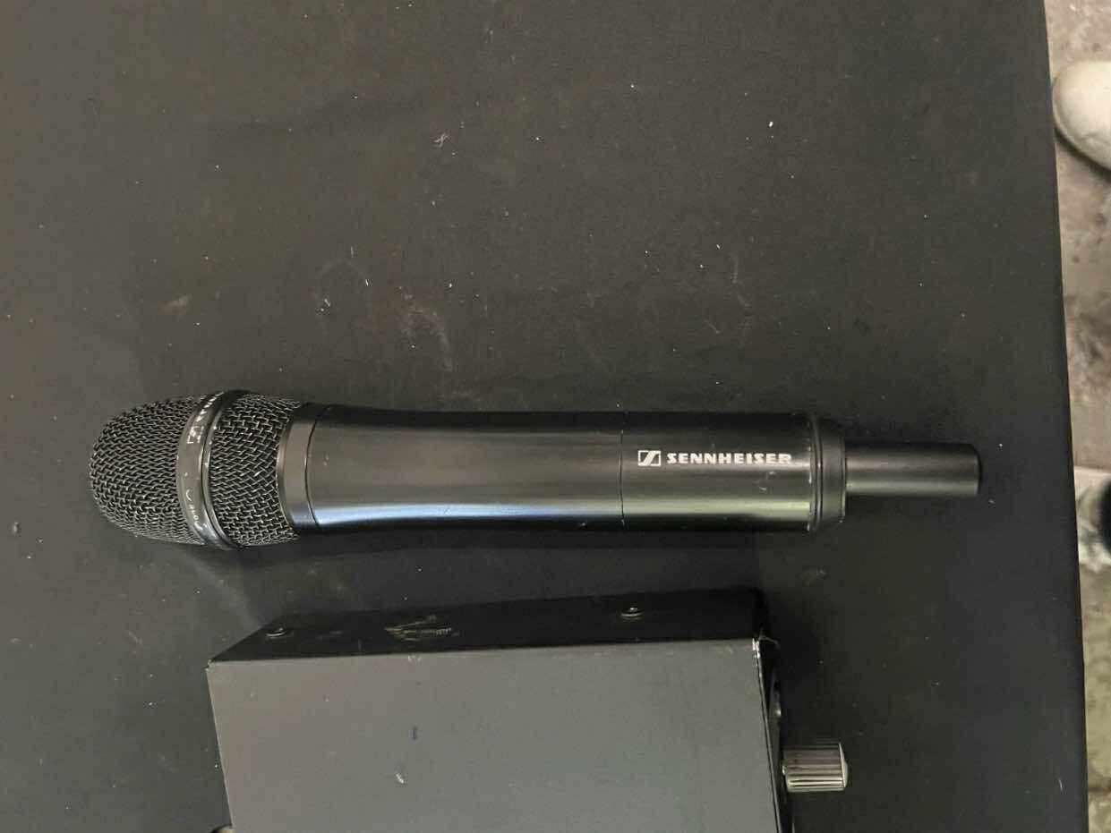 Sennheiser SKM2000XP E935 / EM2000 Gw 558-626 MHZ Wireless Microphone System ONE