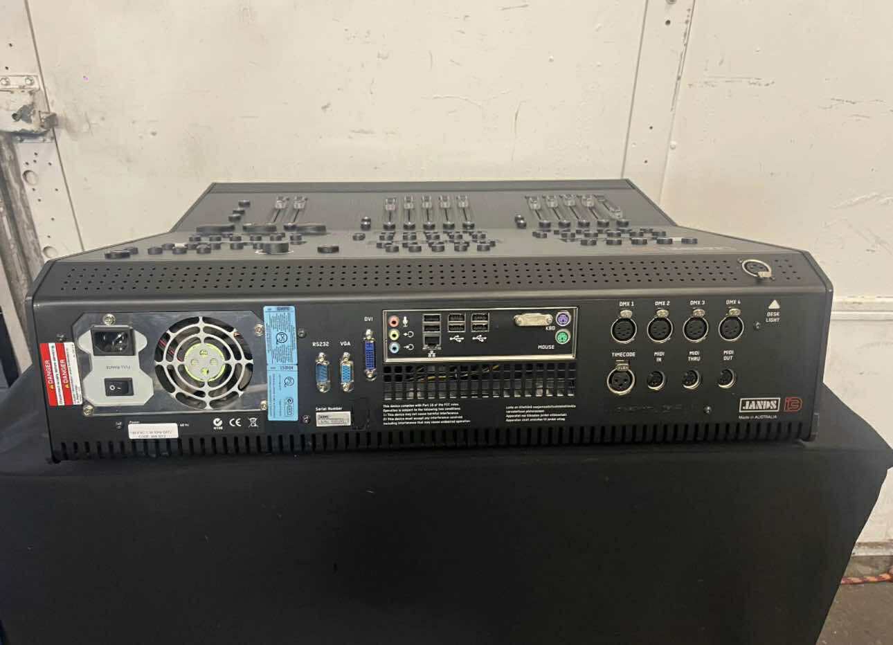 Jands Vista I3 Lighting Console w/ 512 Channel Dongle – Professional Stage & DMX Show Control Desk